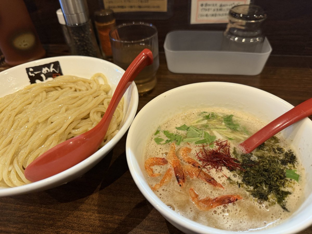 d5_spa's tweet photo. 海老豚骨、想像以上に量が多かった😅 https://t.co/RQR6cGmGrR