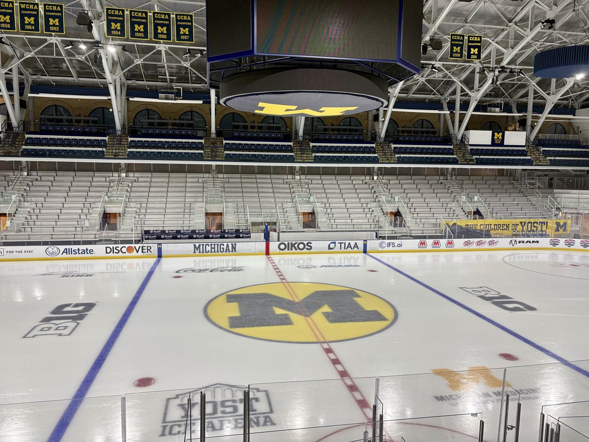 ryanzuke's tweet photo. Yost with a little makeover at center ice https://t.co/IdSzuAPt2B