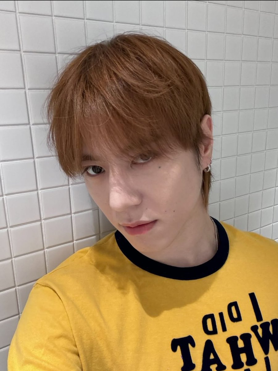 wangmeiing's tweet photo. D-285 ขอบคุณที่อัปเดตคลิปซ้อมเต้นไว้เติมให้หายคิดถึงนะ ขอให้ได้กินของอร่อยๆ ทำสิ่งใดก็สำเร็จราบรื่นตามแผนเลย ✌🏻
#InterlunarTimeWithYugyeom
#YUGYEOM https://t.co/D9UIMrn5fi