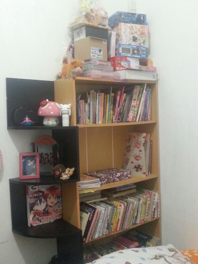 kawaiichichu's tweet photo. Nemu foto kamar aku waktu tahun 2013 (12 tahun yang lalu) dan ini kamar aku sekarang 🥹💓 https://t.co/cq5Uf7W7Yq