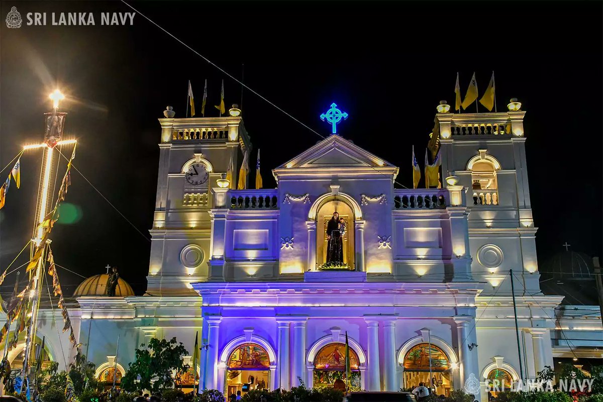srilanka_navy's tweet photo. The annual feast mass at St. Anthony's Church in Kochchikade was observed with deep devotion, and the @srilanka_navy facilitated arrangements for the event's smooth conduct.
#FaithAndService #SriLanka
Read more : https://t.co/hDxPJkqo7f https://t.co/hv1XdIZaiL
