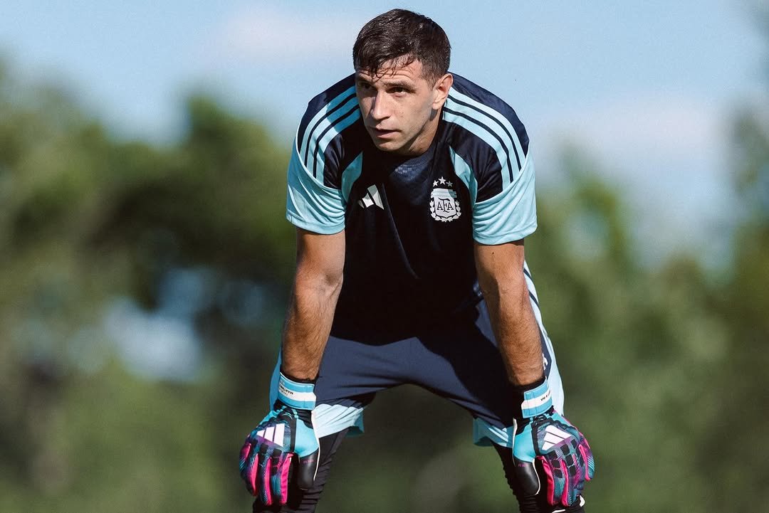 wearedibu23's tweet photo. Fotos subidas por Dibu del ultimo entrenamiento! Mañana debut de la Selección! 
2️⃣3️⃣ https://t.co/JBfmj5uOIp