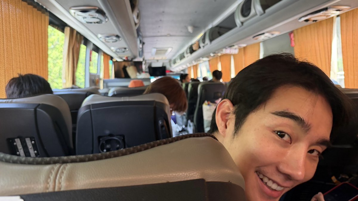 sswednesdayss's tweet photo. แอฟ้อด ตะเอ๋ ✋🏻🦊🤚🏻

FORCEBOOK FUN MOMENT
#GmmtvOuting2026 
#fforce_ https://t.co/KpIMC99QNd