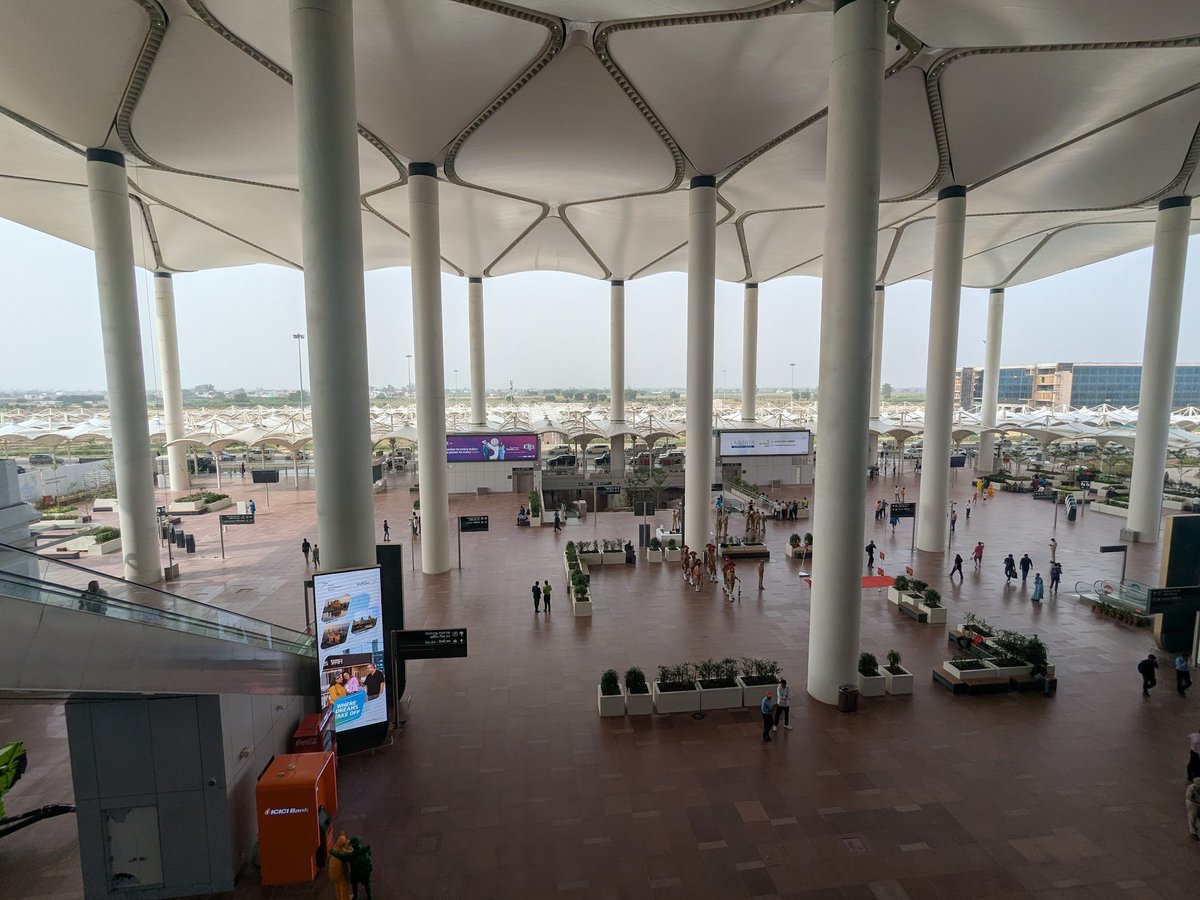27saurabhsinha's tweet photo. Hanooz Dilli Door Ast

दिल्ली अभी दूर है

Yesterday, I flew LKO-DXN ✈️ in 50 minutes

But DXN-AIIMS by 🚗 took @ 100 minutes in peak morning hour traffic https://t.co/ux1KKZxiMg
