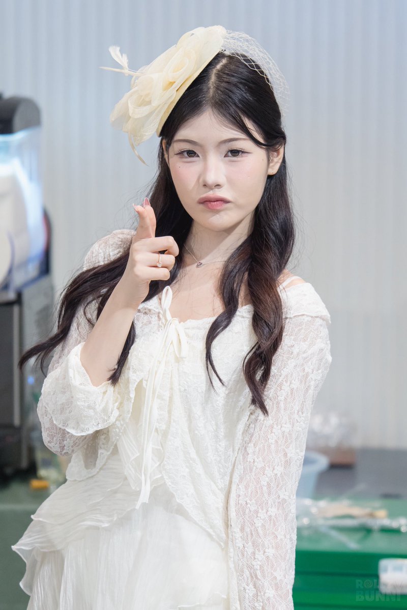 ROLLZYBUNNY's tweet photo. 13062026 — #ROLLZYGALLERY🐰📷 

BNK48 6th Album “Ponytail to Shushu” 2-SHOT EVENT 🦄🎀
@ MCC HALL The Mall Lifestore Ngamwongwan

#RoseBNK48 #BNK48
#ROLLZYBUNNY https://t.co/LoNnVzfZci
