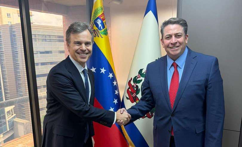 QPEV_'s tweet photo. Duque y Barrett avanzan en agenda común para crecimiento económico y reinstitucionalización https://t.co/JNRoQg0DJl https://t.co/PN41YTr8gH