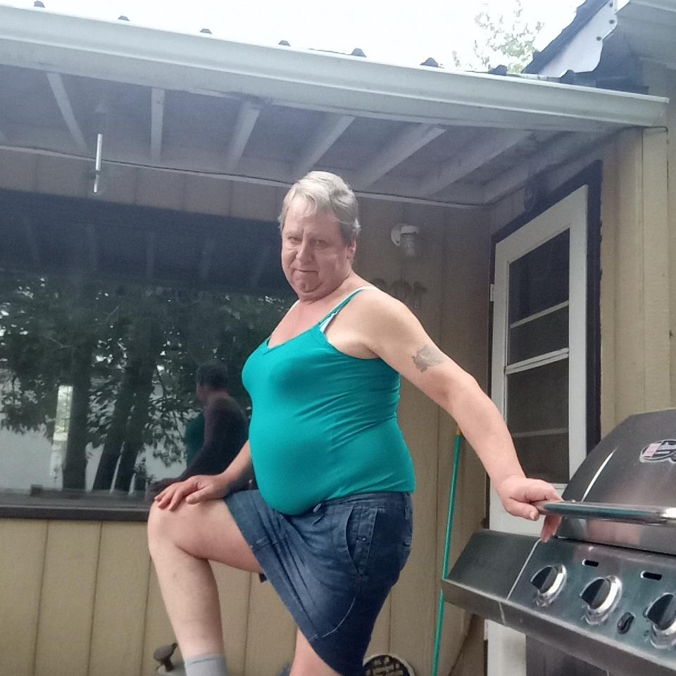 DwayneTocher's tweet photo. Second evening of out in public on my deck dressed Fem in a skirt with my breastforms and arched brows and loving it. I'm loving it 😍. Soon it's time to go to a store or something 🤔 #dwaynetocher #sundresissy #gay #exposure https://t.co/qvYTDuKSPY