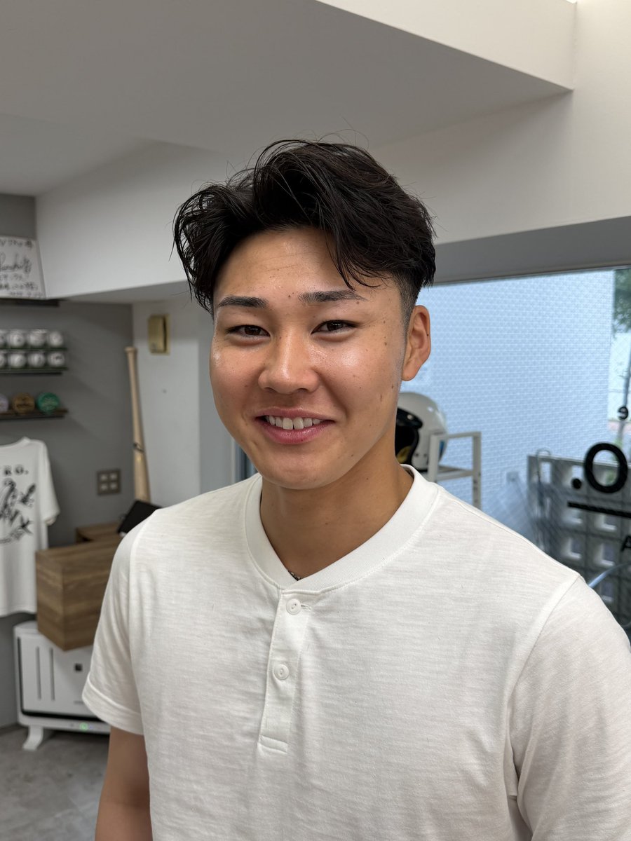 hiroto_takabe's tweet photo. 康志郎、カット&amp;パーマでヘアメンテナンス.

いつもありがとう☺️

ご予約はこちらから↓

https://t.co/WFwrfO38VY

#千葉ロッテマリーンズ
#chibalotte
#廣池康志郎　選手 https://t.co/ORZE8kBrgg