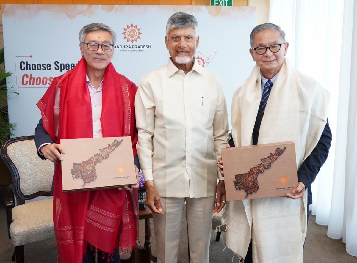 airnewsalerts's tweet photo. Andhra Pradesh Chief Minister N. Chandrababu Naidu has invited the National University of Singapore (#NUS) to establish a branch campus in Amaravati as part of efforts to develop the capital into a global education hub. NUS President Prof. Tan Eng Chye responded positively and said the university would explore opportunities for deeper collaboration with the state.
@ncbn #AndhraPradesh #Amaravati #Singapore