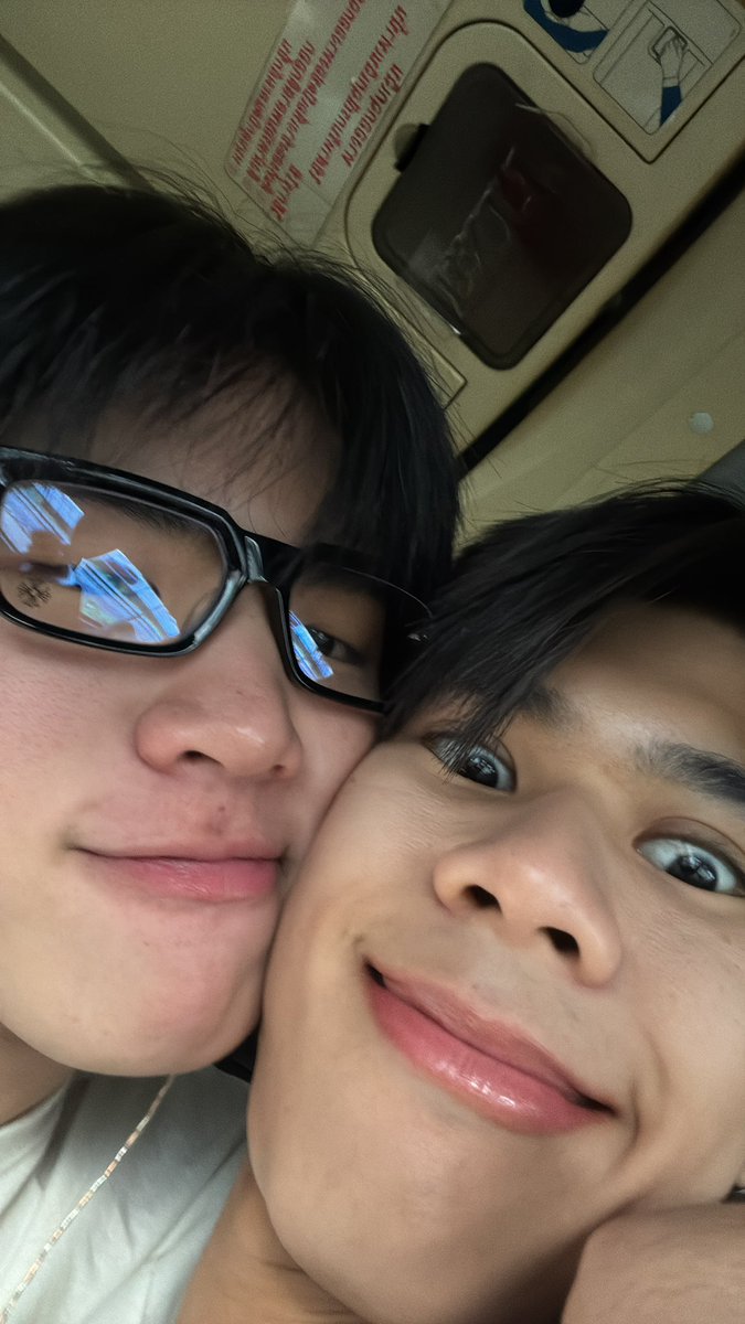 luv4keno's tweet photo. being goofy around friends and then with boyfriend you're THIS SHY?!&amp;?&amp;?&amp; KENO STAND UPPPPPPPPP https://t.co/JO1faUfYhy