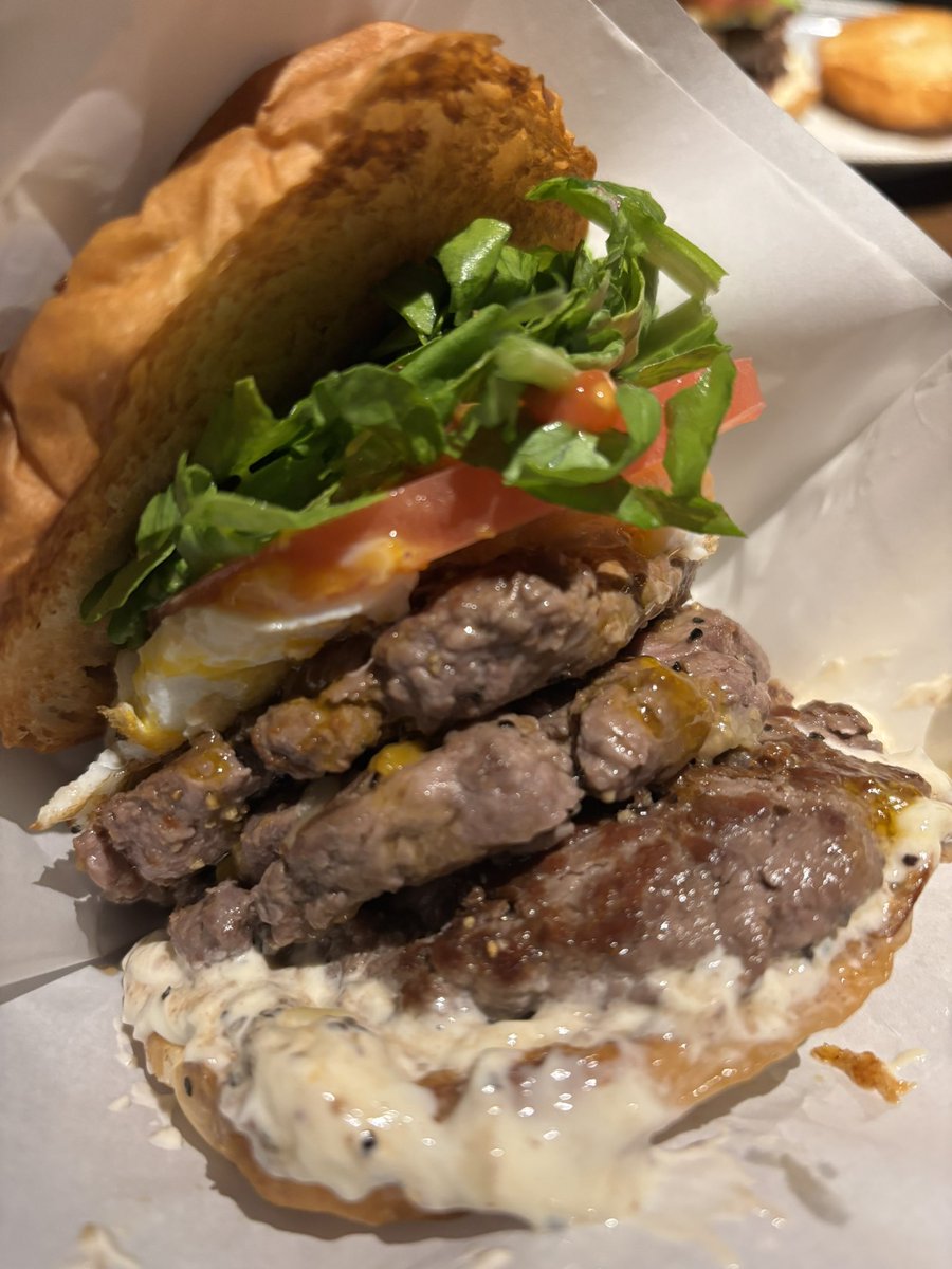 yoshida_t's tweet photo. 昨日、美味しく頂きました😍　ここのパティは本当に食べ応えあって美味い！ https://t.co/QbT0BteV3N
