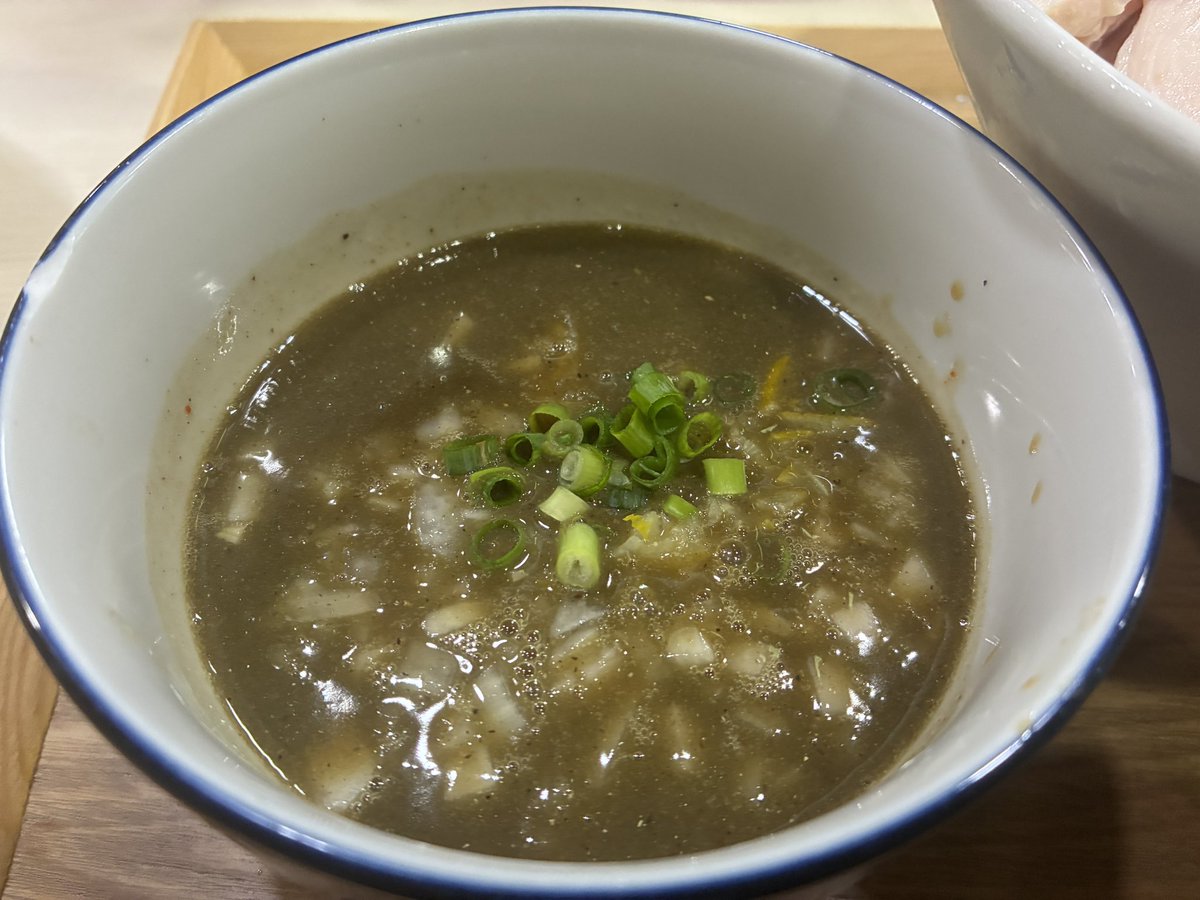 tsakurai1215's tweet photo. 煮干しつけ麺宮元 : 大田区西蒲田
ﾁｬｰｼｭｰ極濃煮干しつけ麺 : 1,580円

煮干しつけ麺都内No1の百名店！
今週分の煮干し補充出来ました♡
今日も美味しく本当幸せ🥹🥹
#ラーメン #ramen #tokyo #百名店 https://t.co/H2k8MJtp8r