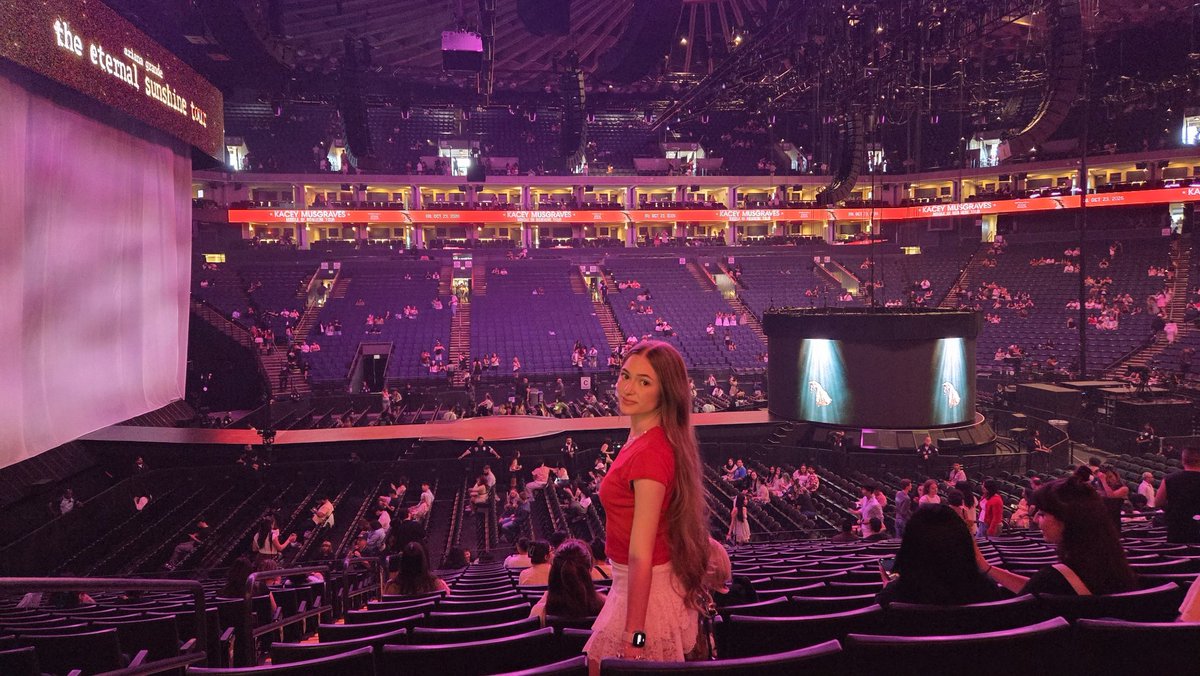 _brooklyn_313's tweet photo. oakland night 3, i saw ariana at the eternal sunshine tour! ♡☀️
6.10.2026
#ArianaGrande #EternalSunshineTour https://t.co/jzSF16V4dB