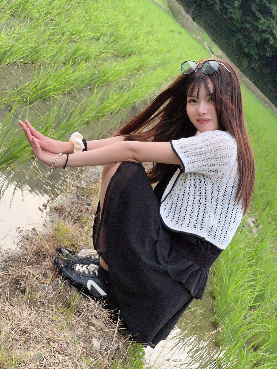 idoltattsu's tweet photo. 2026/6/13

田んぼde撮影会　京都

レサパ　（@resapa_365__ ）②

#アイドルザウルス　#田んぼ撮影会
#365ド　#サンビャクロクジュウゴド
#ポートレート　#アイドル
#ファインダー越しの私の世界
#キリトリセカイ https://t.co/QFdrGydaru