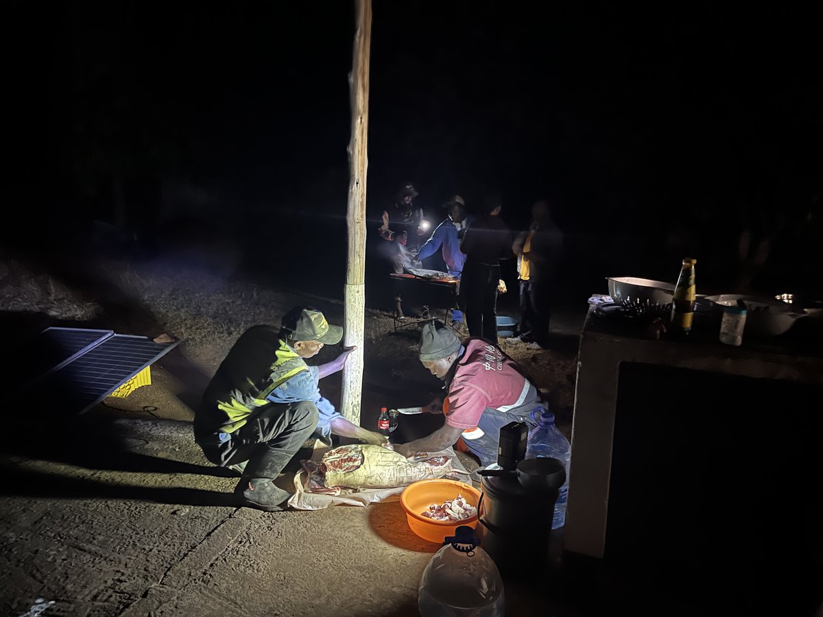 China_Amb_Zim's tweet photo. My heartfelt thanks to all the Chinese and Zimbabwean staff of China Geo! @Aidproject300🤝

Against all odds, the team has successfully brought clean water to 300 villages across four provinces in under two years.👏 They endured tough conditions—resting in leaky makeshift shelters or inside vehicles. Many suffered fevers from tick bites, yet some kept working nonstop, sometimes laboring past midnight, just to keep their promises and see this project through. Their dedication has fully embodied the spirit of compassion, solidarity, accountability and perseverance.

Nothing beats the sight of running water and the happy faces of the local residents. All their hard work has absolutely paid off! 🇨🇳🇿🇼