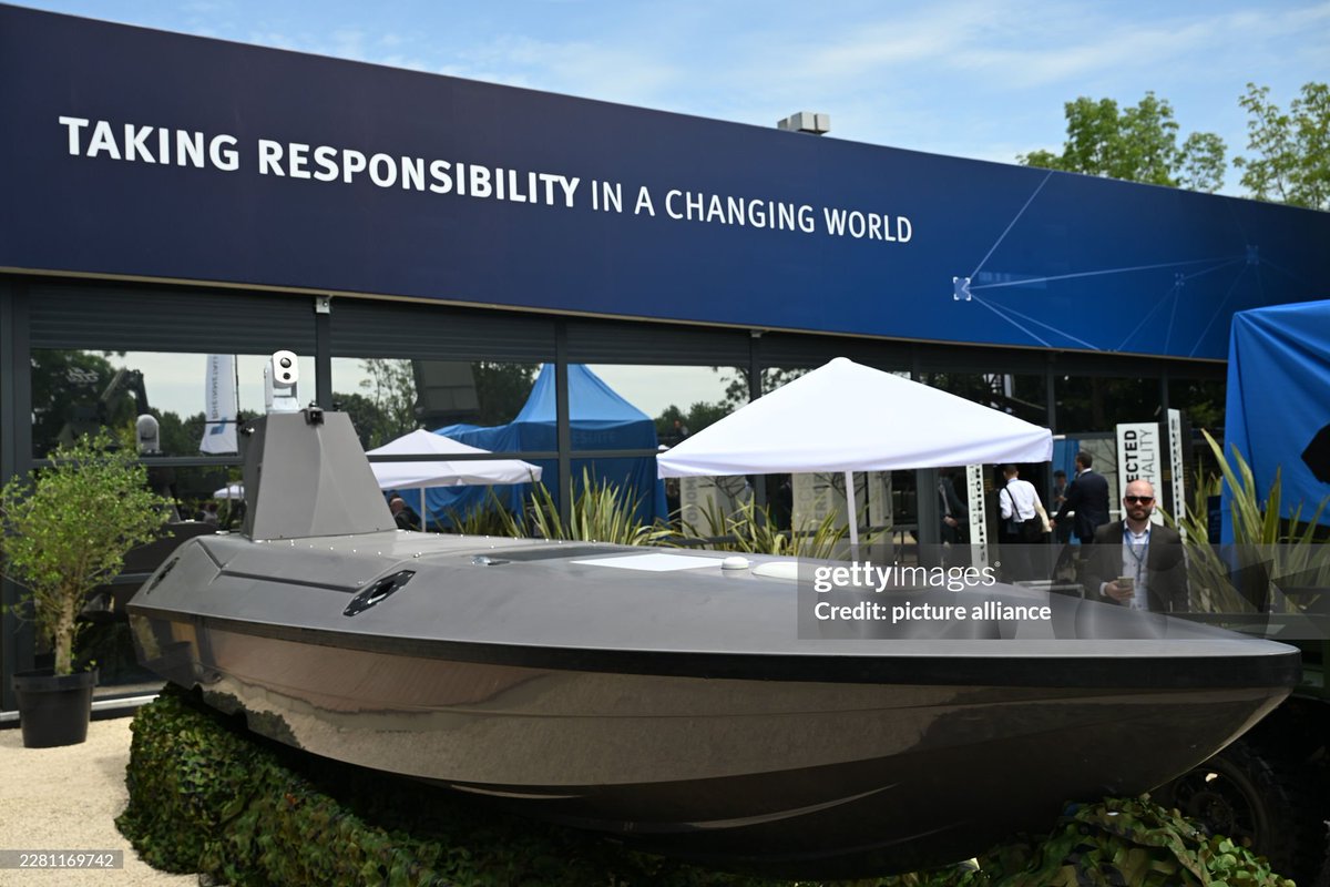 AbraxasSpa's tweet photo. K3 Scout by @KrakenTechGroup in the @RheinmetallAG  booth. Next to it a Ermine/REEQ in C-UAS configuration with the FN DeFNder RWS. https://t.co/YWfsxvsXw3