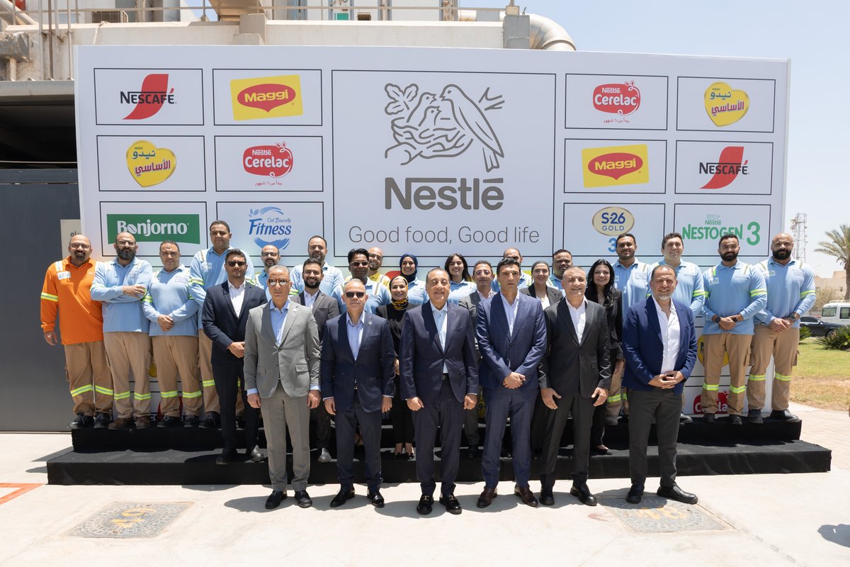 nestleme's tweet photo. A proud moment for our team in Egypt 🇪🇬
Last week, we had the honor of welcoming Egypt’s Prime Minister Dr. Mostafa Madbouly, along with the Ministers of Industry and Investment and the Governor of Giza, to our 6th of October dry food factory🏭. The visit marked the expansion of our operations and the launch of the new Maggi Double El Mafroum product line. With investments exceeding EGP 7 billion and supporting more than 7,000 jobs, Nestlé Egypt continues to strengthen its impact, enhance local production and exports, and contribute to the country’s sustainable growth.

لحظة فخر لفريقنا في مصر. 🇪🇬

تشرفنا الأسبوع الماضي باستقبال دولة رئيس مجلس الوزراء المصري الدكتور مصطفى مدبولي، ، يرافقه كل من وزير الصناعة ووزير الاستثمار، إلى مصنعنا للمواد الجافة بمدينة السادس من أكتوبر ، في زيارة شهدت توسّع عملياتنا وإطلاق خط إنتاج جديد لماجي دابل المفروم.

من خلال استثمارات تتجاوز 7 مليارات جنيه مصري ودعم أكثر من 7,000 فرصة عمل، تواصل شركة نستله مصر تعزيز تأثيرها، وتعزيز الإنتاج المحلي والتصدير، والمساهمة في النمو المستدام.