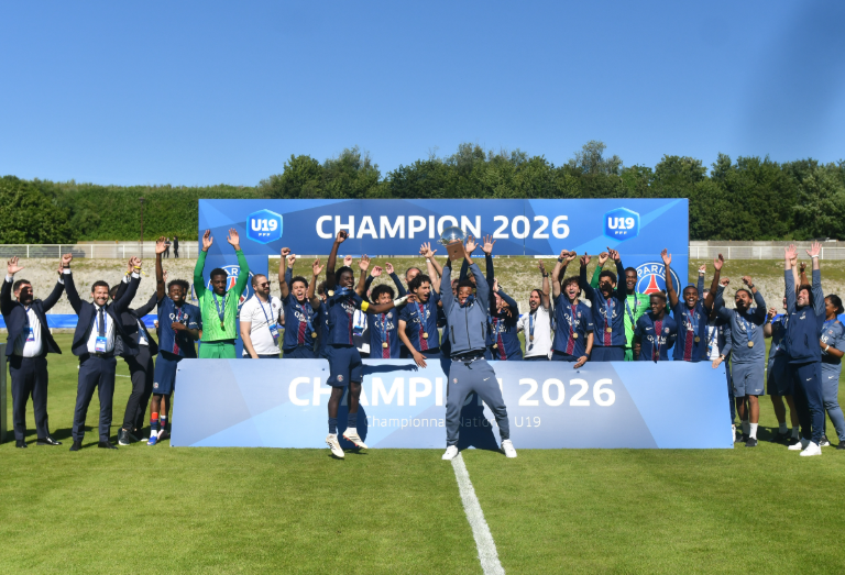 LPIFF75's tweet photo. Le PSG a connu un week-end exceptionnel en devenant champion de France chez les U17 et les U19 Nationaux. Deux titres qui viennent s’ajouter à ceux de la Coupe Gambardella et de la Coupe Nike U18 Féminine.

Retour sur ce week-end ⬇️

https://t.co/slw2wf0CwL

📸 Philippe LE BRECH https://t.co/wdSg2kKy72