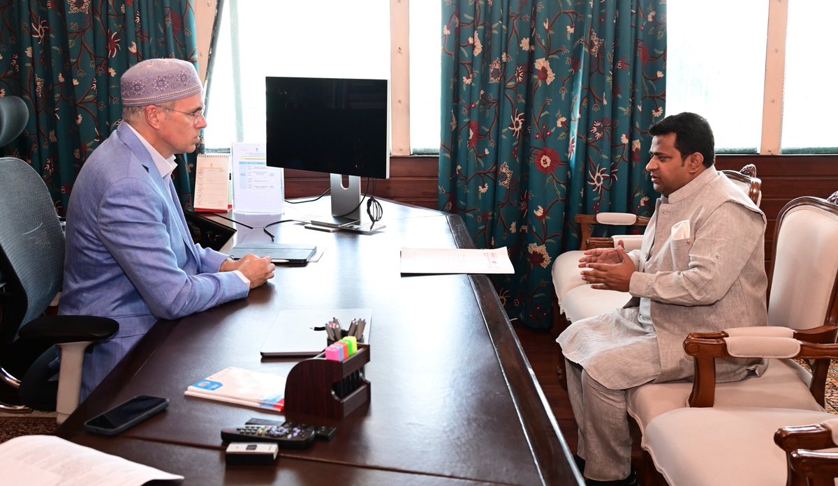 RisingKashmir's tweet photo. #inpic | MLA Rajouri Iftkar Ahmad called on the Chief Minister @OmarAbdullah and discussed various issues concerning his constituency.
@CM_JnK https://t.co/qhoDwgmP8e