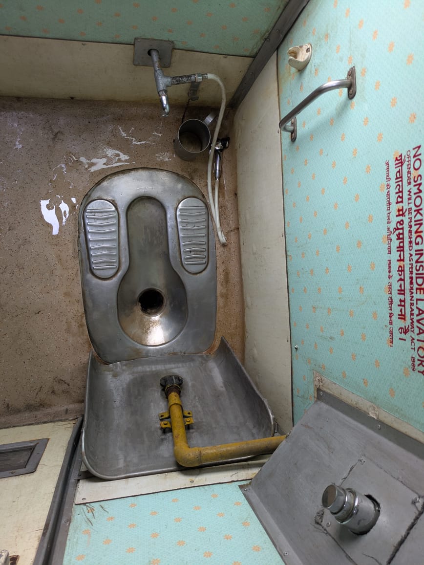 ruchisood50's tweet photo. Special fare can't justify substandard facilities.
Traveling on #AGTL_RKMPSpecial (01666)
❌ Foul-smelling toilets
❌ Torn curtains
❌ Non-functional reading lights
❌ Poor Coaches 
@RailMinIndia @AshwiniVaishnaw @RailwaySeva
@drmbpl 
@CMMadhyaPradesh
@Alok_SharmaBJP
@PMOIndia https://t.co/HsC9fOx20E