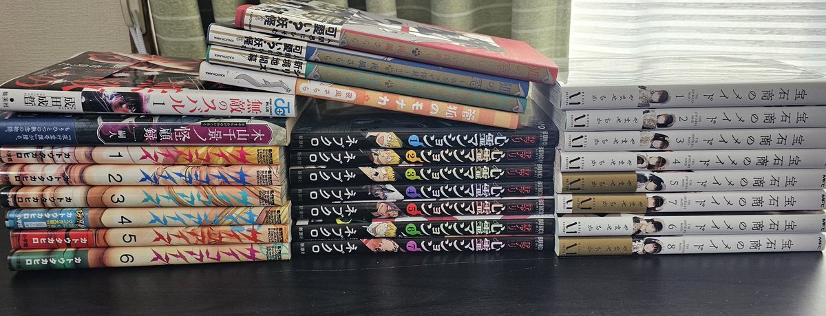 ShiroHime_Game's tweet photo. 気になってた漫画を全部購入！
サイコアイズ
無敵のスバル
管狐のモナカ
は読んだ
残りも楽しみだ！
#管狐のモナカ　
#訳アリ心霊マンション　
#宝石商のメイド　
#狐の窓_ゆるっと怪異　
#サイコアイズ　
#無敵のスバル https://t.co/NFxEKPuJX8