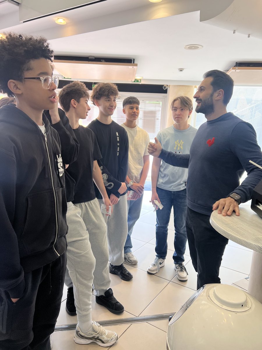 QuentinMatton's tweet photo. L’escape game risques en milieu festif propose une approche immersive de la prévention.

Un outil est mis en avant : l’éthylomètre électronique de #BeSafeMonaco.

Une démarche portée avec #FightAidsMonaco, #BeSafeMonaco, la @croixrougemc et la Direction de l’Éducation nationale. https://t.co/4pFRo1Vdjd