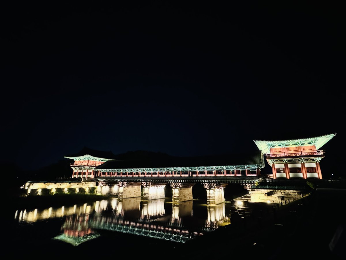 F_ever7's tweet photo. Play&amp;Stay で選んだホテルは
ラハンセレクト慶州
会場まではvery farですが、韓国の避暑地。空が広くて時間がゆったり流れて、緑がいっぱい🌳爽やかでレイクビューの素敵な部屋に野菜や果物たっぷりの朝食🍎🥦
韓国でこんな癒しの時間が味わえるなんて！知らない韓国知れて最高💕 https://t.co/3SBJ7COkaf