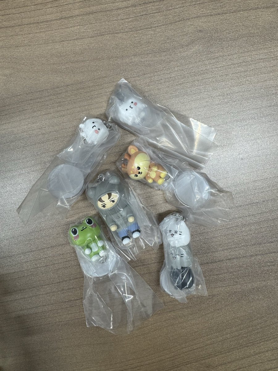 23_joy_23's tweet photo. @dn1tr4 初めまして。
こちらとエスクプス交換な物ございますでしょうか？
郵送希望です。
ご検討よろしくお願い致します。 https://t.co/2h5kLOAsDI