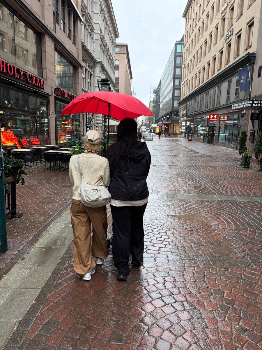 SuperMinzyPos's tweet photo. Minzy on her sister Minyoung IG update quality time in Finland🤗

@mingkki21 #minzy #공민지 #minzyupdate #2ne1 https://t.co/2e2MhN0U3m