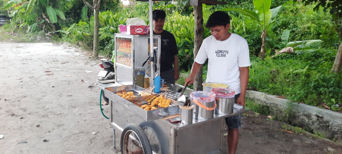 AlatinoAkbar's tweet photo. Pecinta gorengan wajib kesini
Jangan lupa like &amp; subscribe iya

https://t.co/8viQBnzyvi

#gorengan
#pentolgoreng
#tempegoreng
#tahugoreng
#kuliner https://t.co/eVjabmssvl
