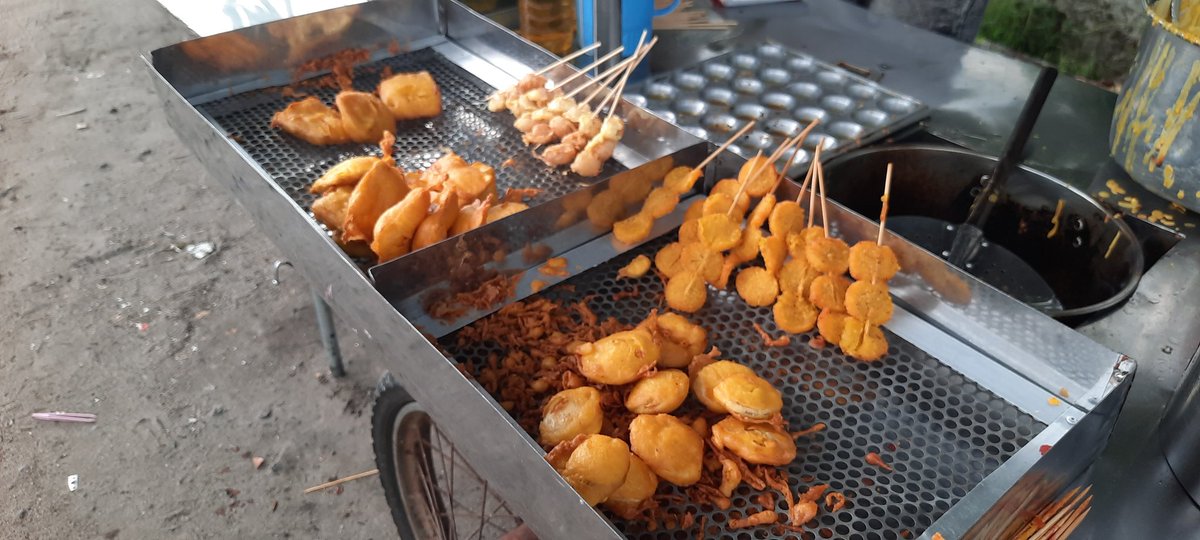 AlatinoAkbar's tweet photo. Pecinta gorengan wajib kesini
Jangan lupa like &amp; subscribe iya

https://t.co/8viQBnzyvi

#gorengan
#pentolgoreng
#tempegoreng
#tahugoreng
#kuliner https://t.co/eVjabmssvl