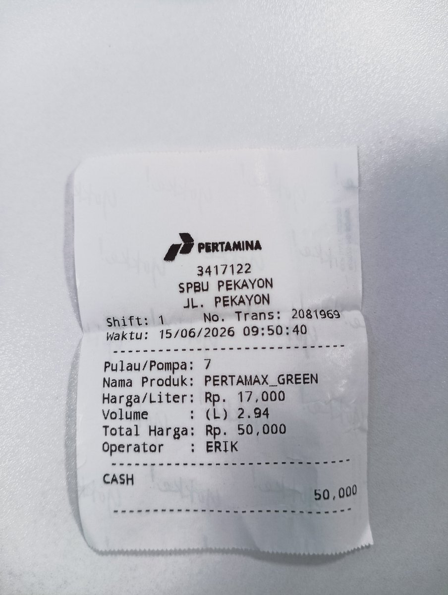 lookeenn's tweet photo. Sebelumnya, 40 ribu sudah dapat lebih dari 3 liter.
Sekarang 50 ribu 3 liter aja nga dapet.

Terimakasih Pak @prabowo https://t.co/iq6xje9a6L