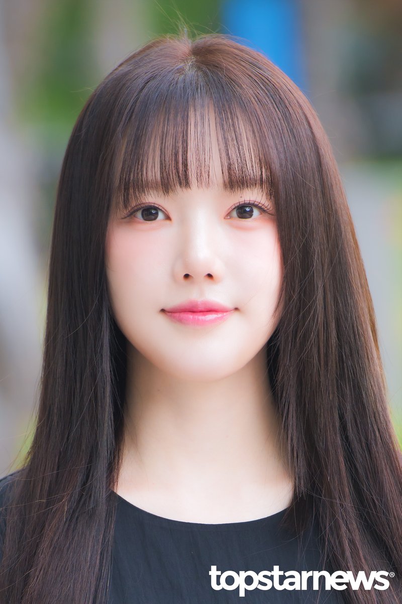 TSN_PHOTO's tweet photo. [HD포토] 예린, ‘말랑해요’ (정오의 희망곡 출근길) #예린 #YERIN #여자친구 #GFRIEND #정오의희망곡 #출근 #퇴근 #프리뷰 https://t.co/GlCJB5Tk7z <- Original Photo https://t.co/Hlp07o1y3Q