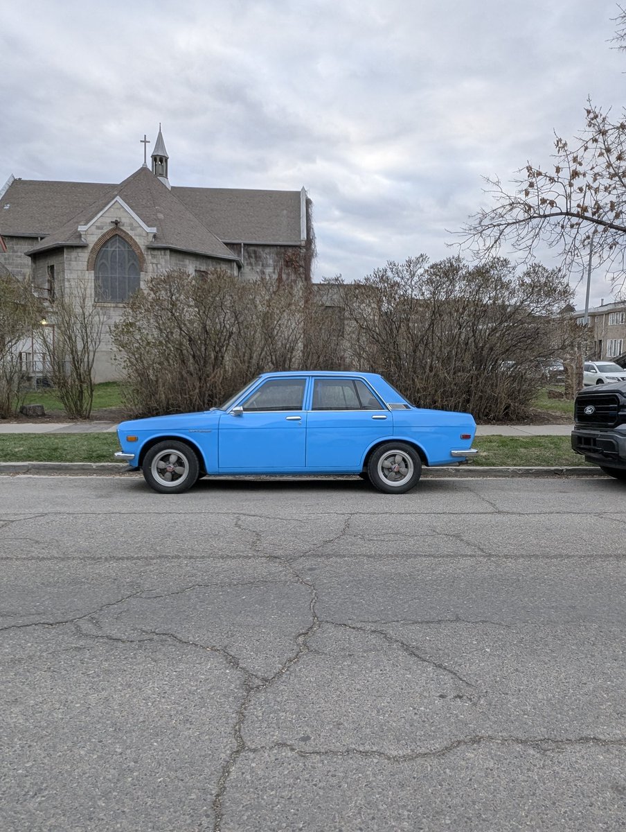 mcanasp16's tweet photo. A gorgeous 1968-73 Datsun 510 wearing a vibrant blue finish and vintage 4-spoke alloys. Lightweight, RWD, independent rear suspension, and one of the most influential Japanese sports sedans ever built.
#datsun510 https://t.co/EISxocxjEn