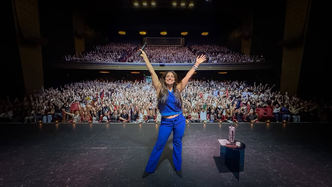 connieballari's tweet photo. MAR DEL PLATA!

De esas funciones soñadas, mágicas … porque lograr una intimidad con más de mil personas es realmente maravilloso y no es fácil q suceda .. pero sucedió, todos los q estuvimos ayer ahí sabemos que hicimos de la función una fiesta….
Gr... https://t.co/v5SGl8KcOM