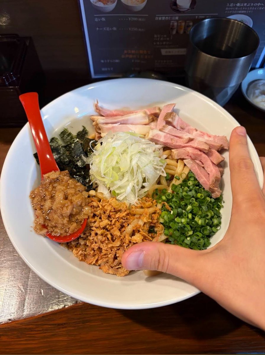 gwppa's tweet photo. Google mapの、指で寸法教えてくれるおじさん　ありがとう。 https://t.co/BDYrQ3nb8u