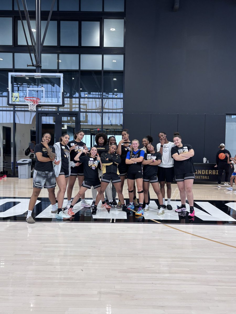 KaylaVarpness's tweet photo. Thank you to the coaches, staff, and Vanderbilt players for an amazing Elite Camp and cookout experience. I’m grateful for the chance to compete with some of the best players in the country.

The culture, vision, and chemistry being built are special. Thank you for everything! https://t.co/bVAIaRznwn