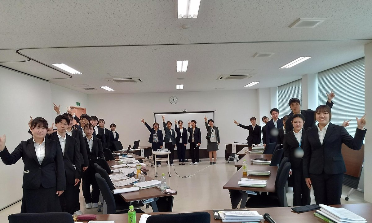 cisnursing's tweet photo. １クール目の老年看護学の看護実習が終了し、発表会を実施しました！

3週間休まず頑張った成果が、発表に表れていました！✨😊👏
みなさん、次の実習も頑張ってくださいね。
いつも応援しています！

＃看護実習 ＃お疲れ様でした 
＃看護学生 ＃銚子 https://t.co/5oTE12lLaX