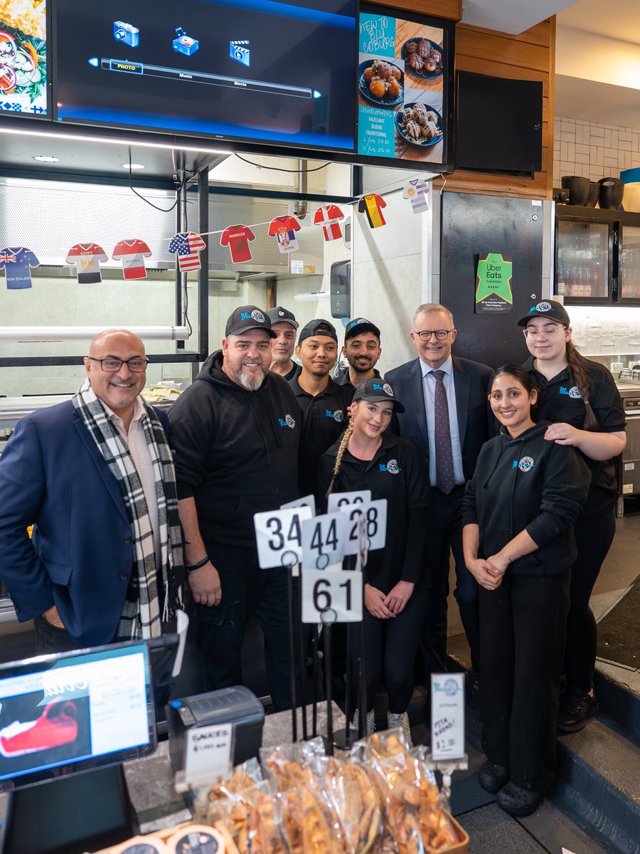 AlboMP's tweet photo. Great seafood, better hospitality. 

Dropped into Blu by Australian Seafood Group to meet the team and chat with some Coburg North locals. https://t.co/hgDHh3EuaH