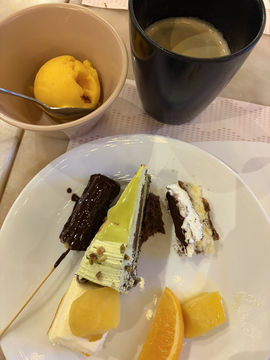 ee_ee_3's tweet photo. 언니 찬스로 지금 먹는 중이야!!
빕스 오랜만에 왔는데 존맛이다🤤

그리고 빕스 레스토랑 간편식까지 같이 구매해서 10만원 채워 네이버페이 5만 포인트 받기로 함ㅋㅋ

대박저렴하게 먹는당👍 https://t.co/lydRMTkWlp