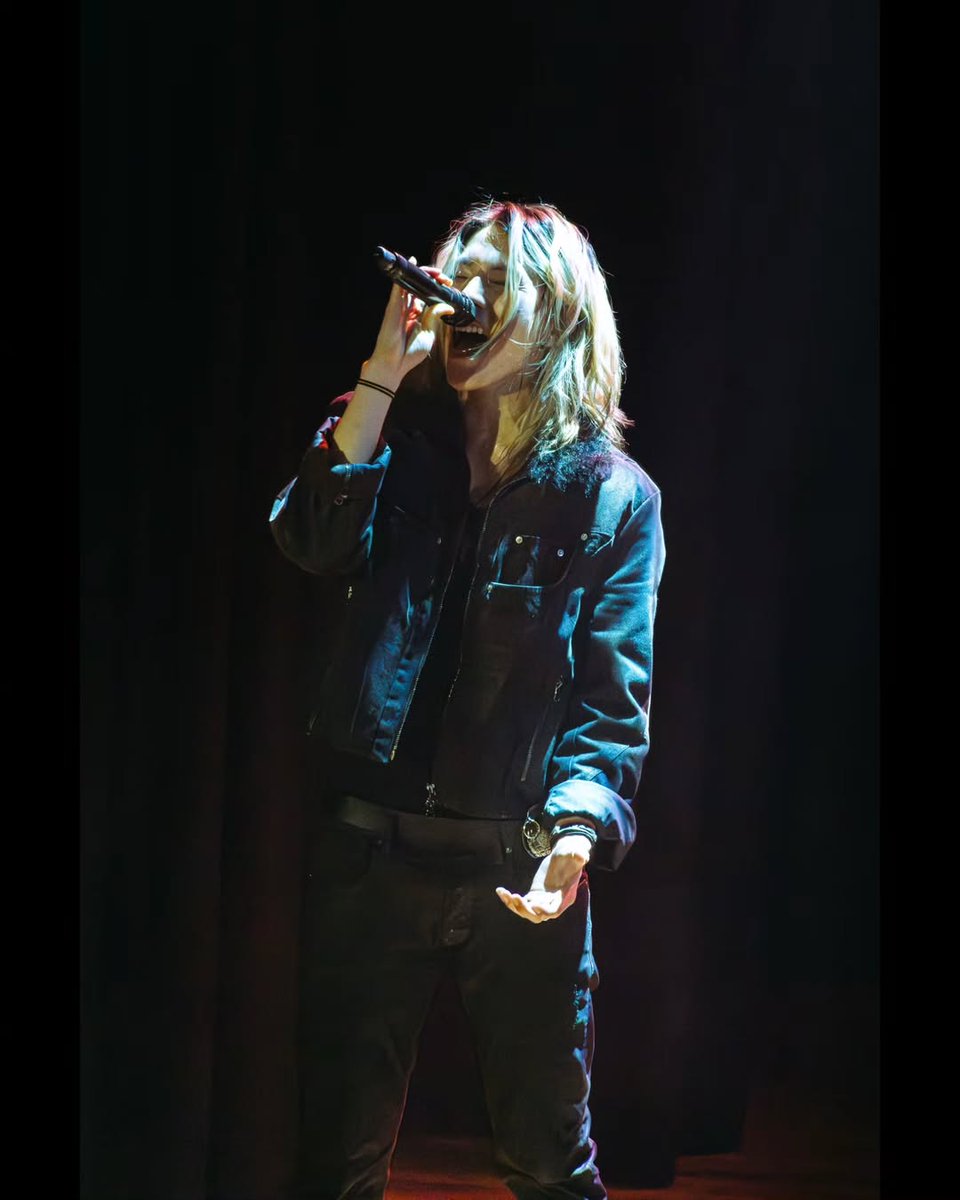 sangwoo_diary's tweet photo. [260312] - London

SANGWOO - JUSTB Aqua Halo Tour 2026

#SANGWOO #상우 #JUSTB #저스트비 https://t.co/G4wTSUS62n
