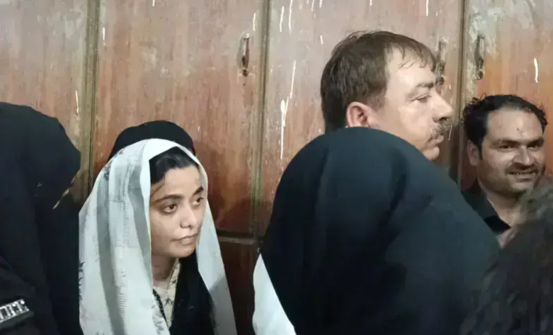 Multansultan786's tweet photo. Court receives interim charge sheet in alleged cocaine trafficking case against Anmol Pinky, with IO claiming a 16-year drug network operating across major cities and targeting youth in posh areas. #Pakistan #DrugTrafficking #Crime https://t.co/VRgzJjcuRs