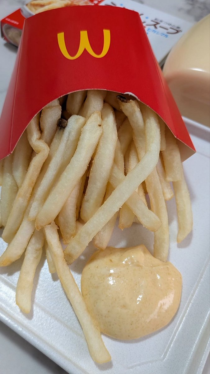 WindowTappcou0's tweet photo. めちゃ話題になってるヒガシマルとマヨネーズで作る出汁マヨポテトソースが激うますぎる。分量はマヨ大さじ1にヒガシマル1/4〜1/3。ガチで止まらん。￼ https://t.co/vi9FdbxqlP