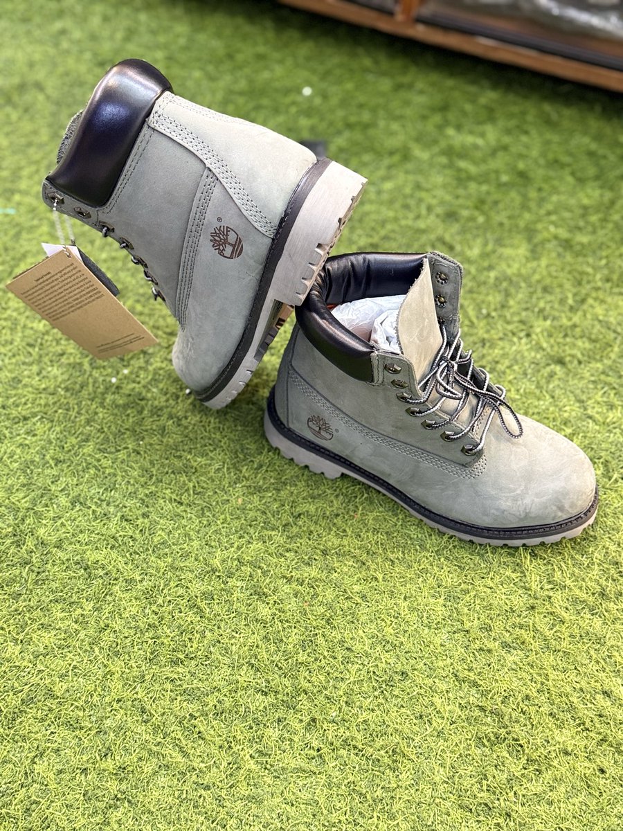 AnenoShoe's tweet photo. 150k each https://t.co/gjteRG8RJi