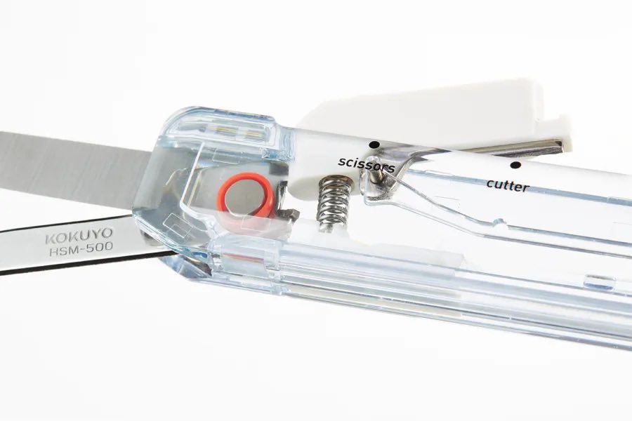 IdealNerima's tweet photo. コクヨ

TRANSPARENT MECHANISM
魅せる機能美、透明文具

⚪︎ハリナックス　税込¥1,650
針のないホッチキスです
⚪︎ハコアケ　税込¥1,650
箱をあけるためのカッターとハサミの両刀つかいのグッズ
⚪︎ドットライナー　税込¥605
封筒を閉じたり、とめたいところに線を引くようにつけるテープのりです https://t.co/9yuLuV7hHR