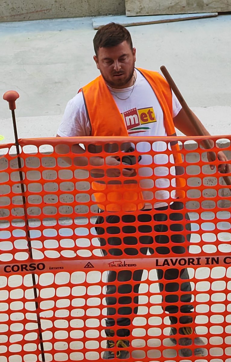 LoZioMarcos's tweet photo. @FabioCarraro10 Bologna. Cantieri del tram. https://t.co/D2sbxYr1NB