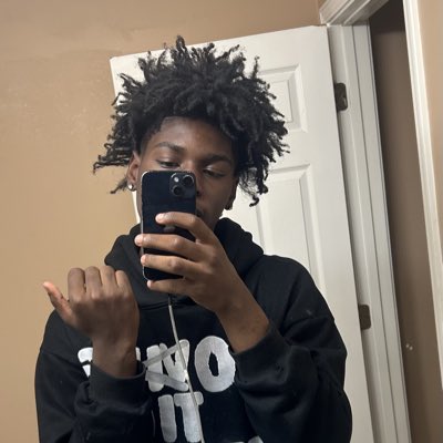 4Hundooo tweet media