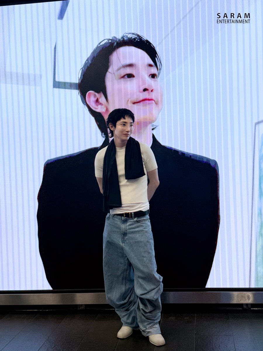 FDTD__'s tweet photo. 260616 사람엔터 사물함📸 

#이수혁 #LEESOOHYUK https://t.co/bKcyFIUdlw
