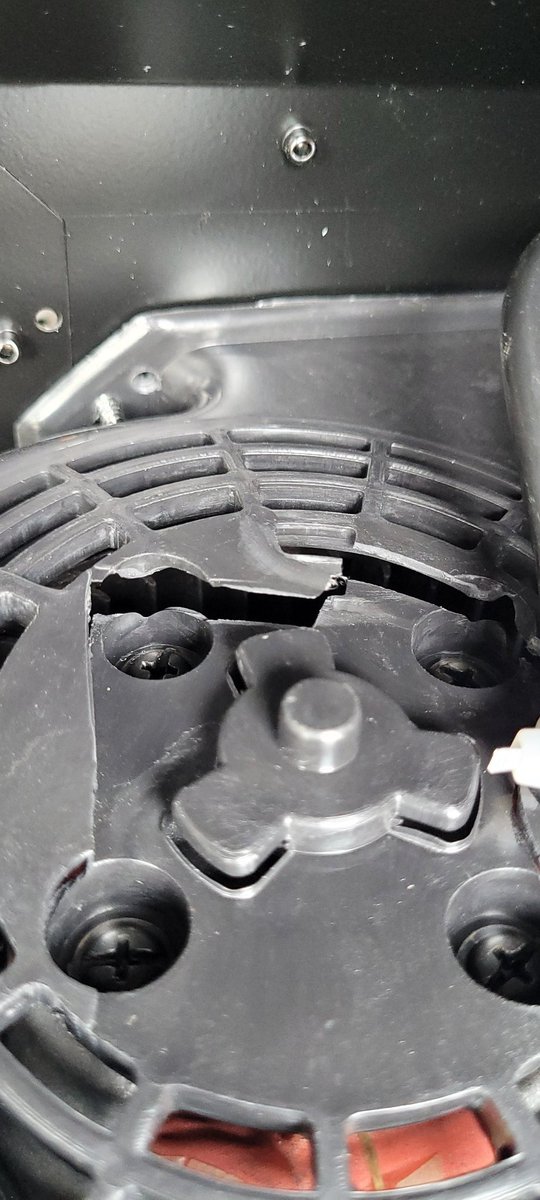 Grr_7's tweet photo. Dear @Flipkart @flipkartsupport :

A defective chimney (internal motor defect) was delivered with open box delivery. Now, your customer agent is refusing to replace the defective product. Pending sinxe 28.05.2026. 

Can you connect me to an intelligent customer care executive? https://t.co/c2ug6Gz5Ts