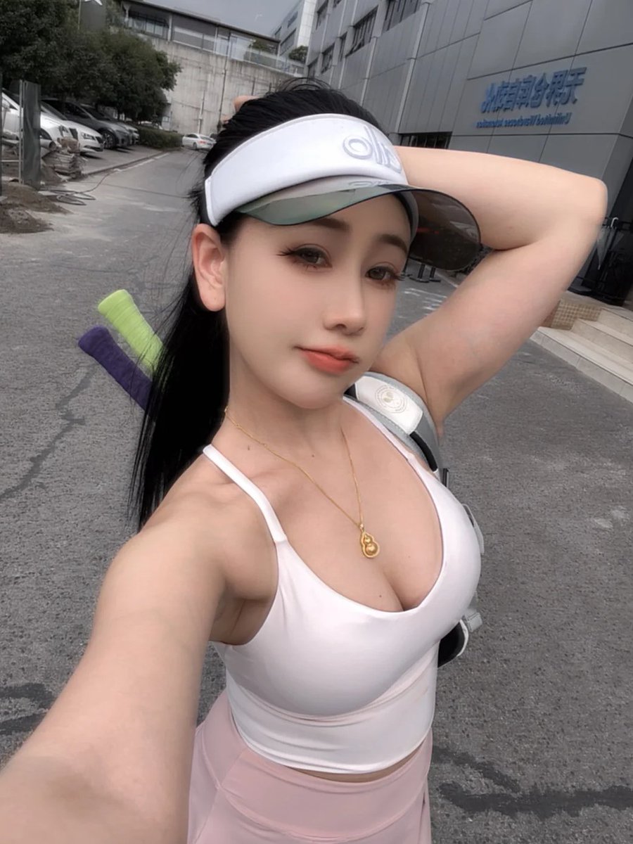 Leolewoo's tweet photo. 精智达存储测试进展值得跟踪：武汉存储大客户全品类验证通过，合肥18Gbps下一代产品6月底有望跨验，头部GPU客户测试机已送样。今年订单目标上修至50亿，明年70亿，核心壁垒在自研ASIC芯片设计能力，长鑫标签性最强标的之一。关注7月长存订单催化及定增落地进展。 https://t.co/jUOGZfaspk
